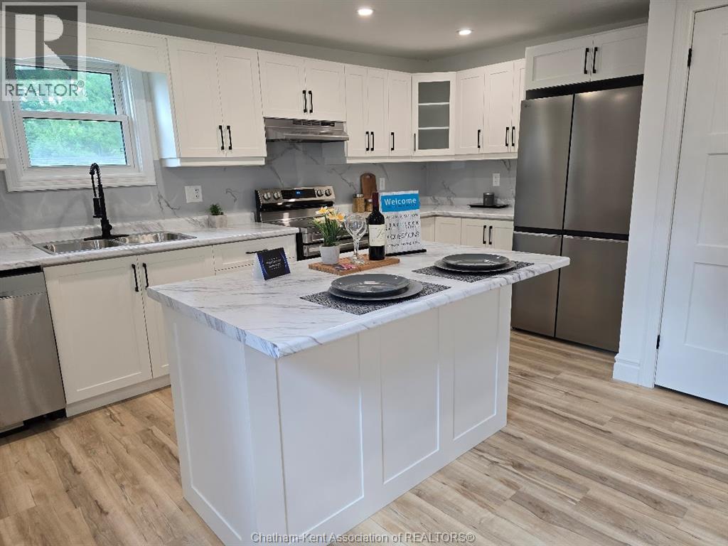 Photo 10 of 507 Trerice Street West, Dresden ON