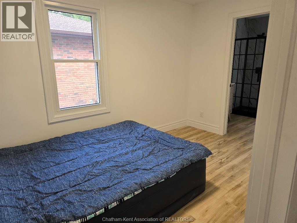 Photo 20 of 507 Trerice Street West, Dresden ON