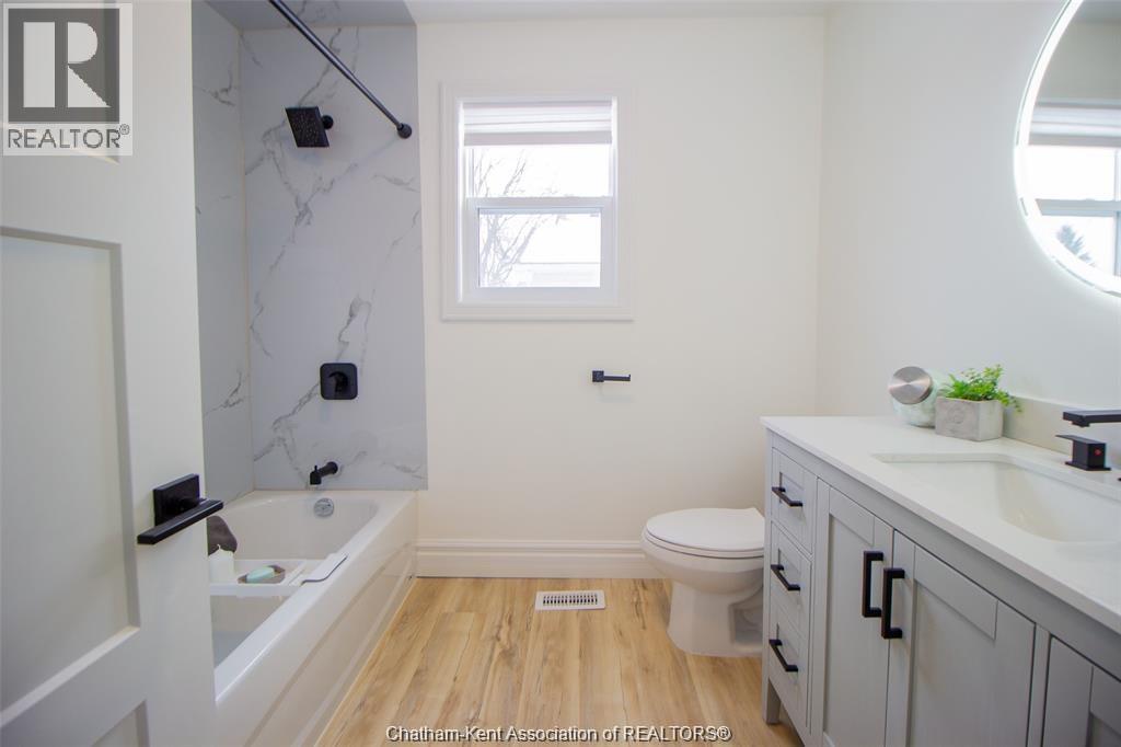 Photo 27 of 507 Trerice Street West, Dresden ON
