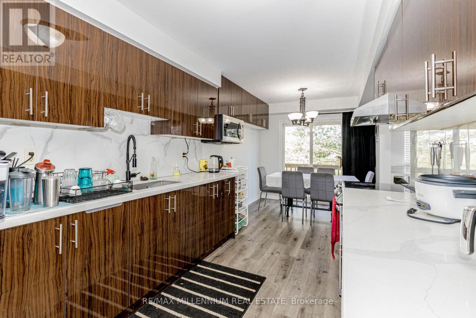 Photo 11 of 28 4605 Donegal Drive, Mississauga ON