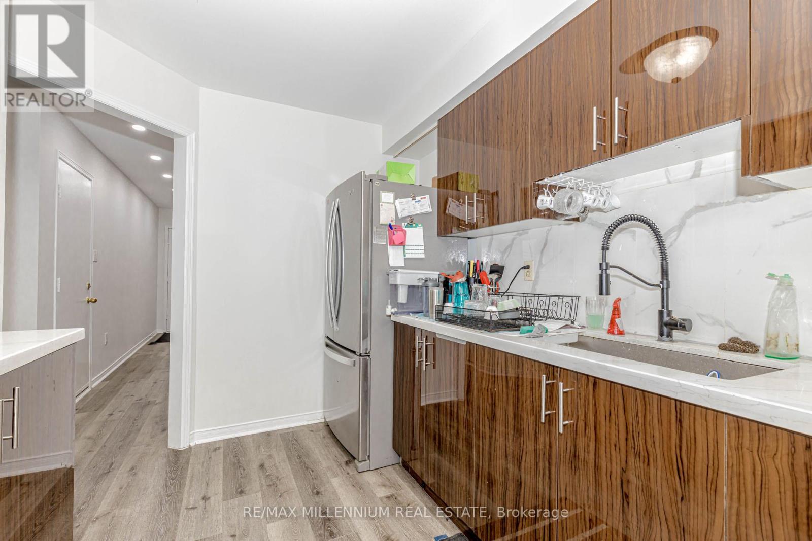 Photo 12 of 28 4605 Donegal Drive, Mississauga ON
