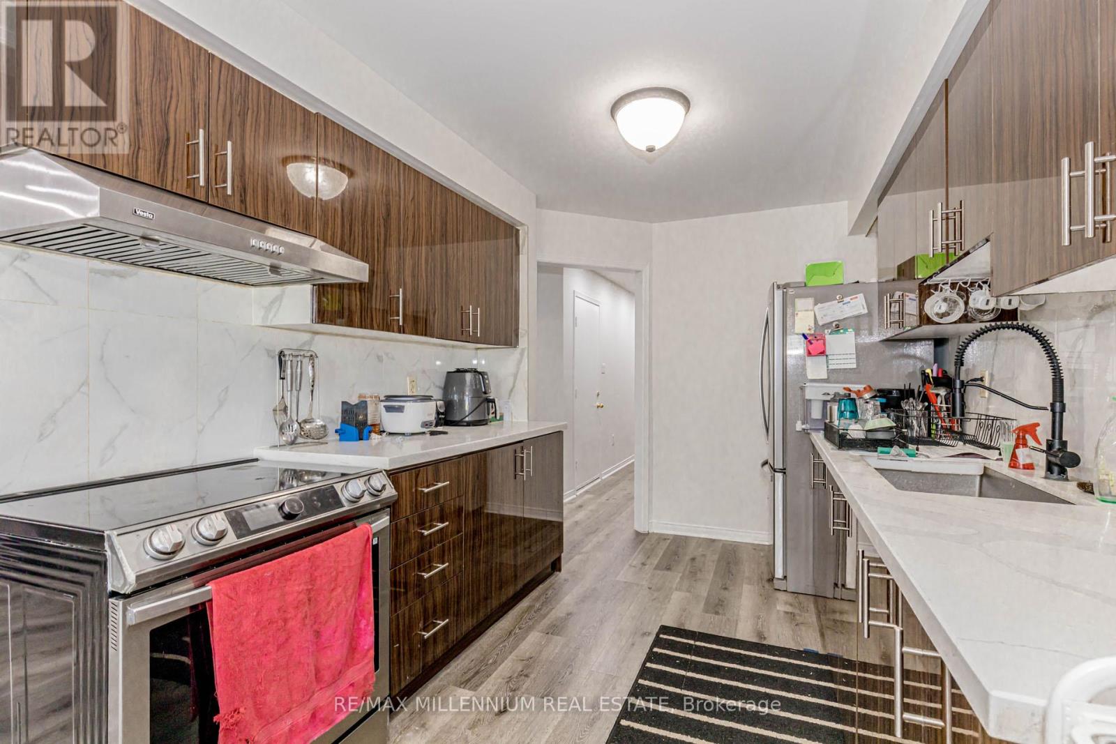 Photo 13 of 28 4605 Donegal Drive, Mississauga ON