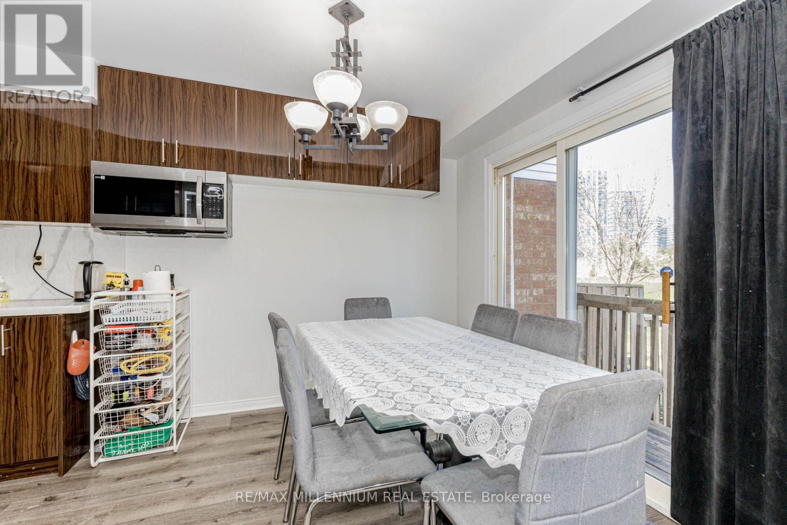 Photo 14 of 28 4605 Donegal Drive, Mississauga ON
