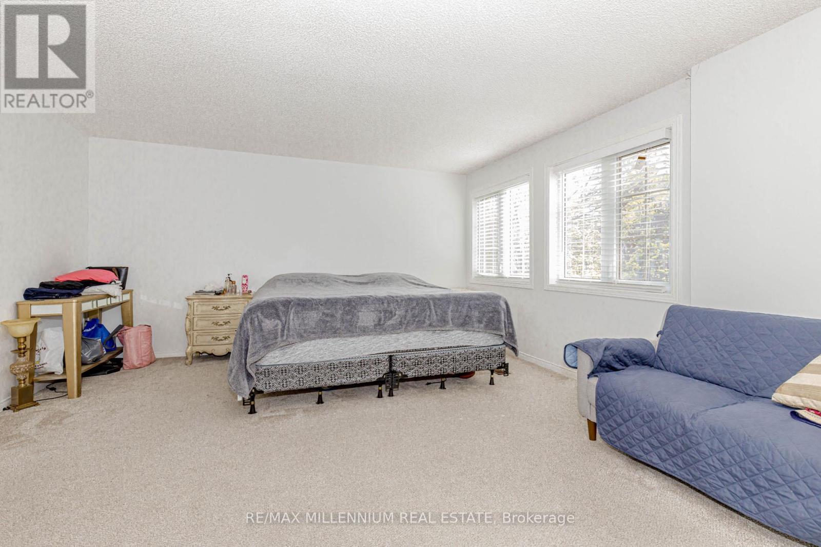 Photo 19 of 28 4605 Donegal Drive, Mississauga ON