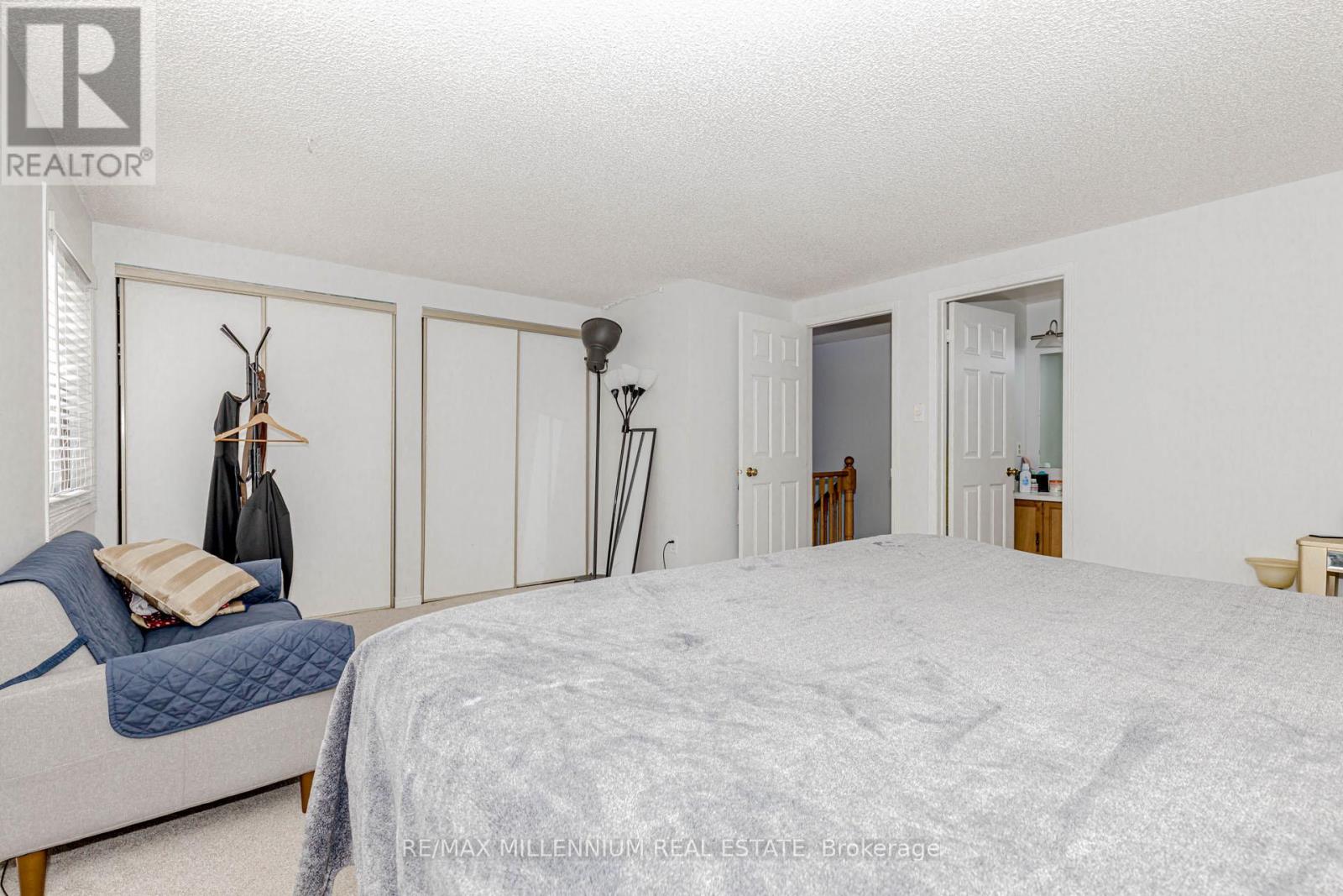 Photo 20 of 28 4605 Donegal Drive, Mississauga ON