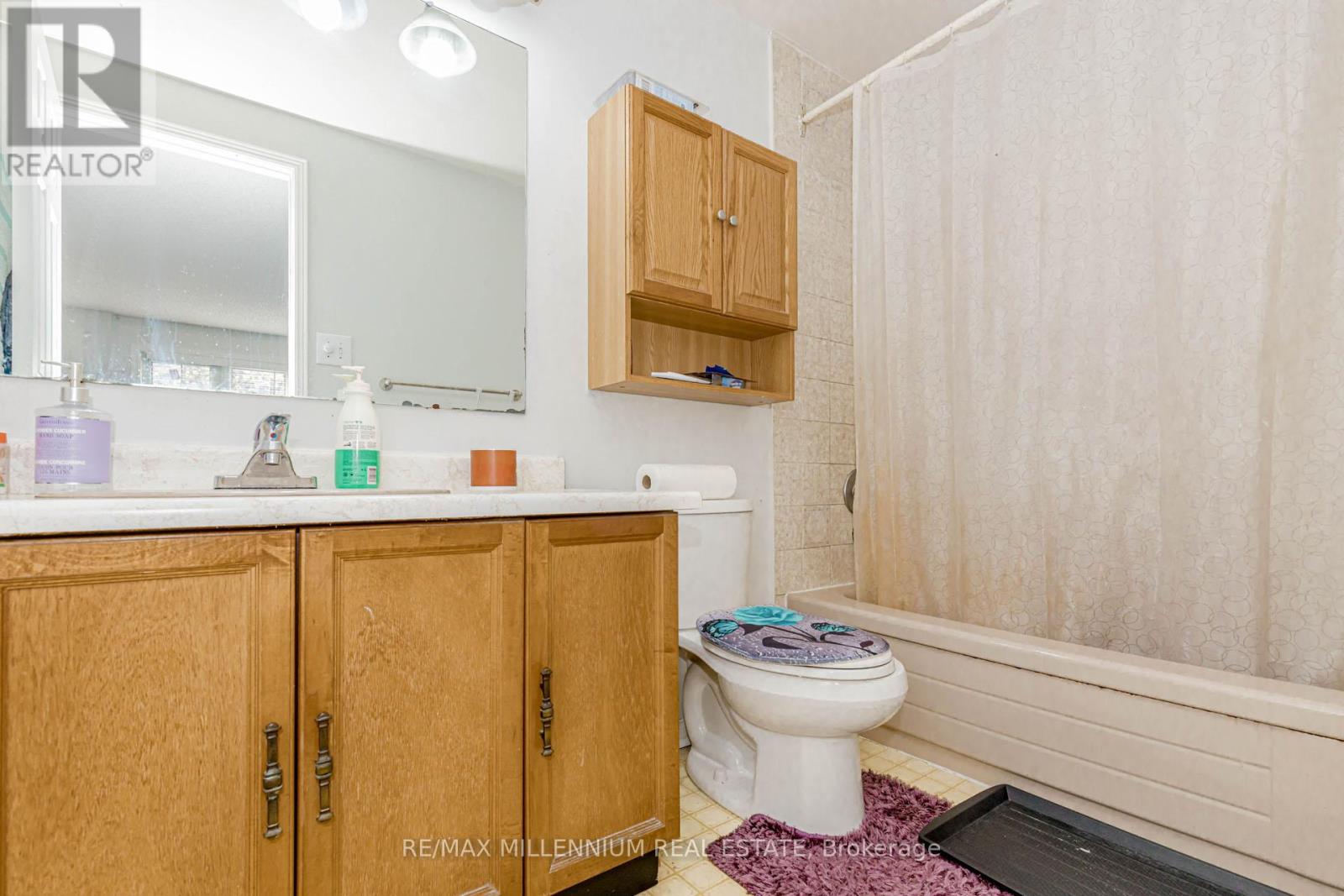 Photo 22 of 28 4605 Donegal Drive, Mississauga ON