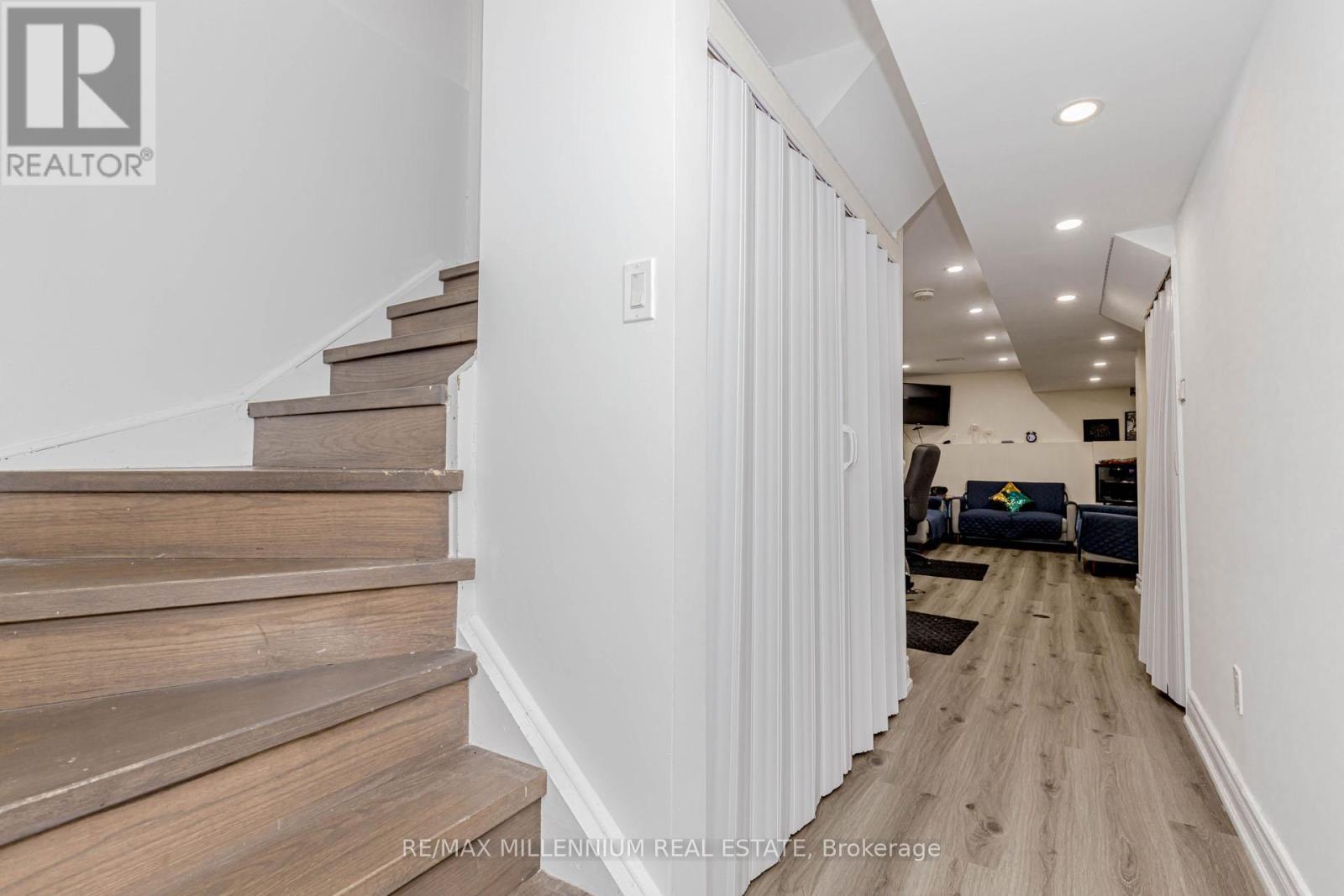 Photo 30 of 28 4605 Donegal Drive, Mississauga ON