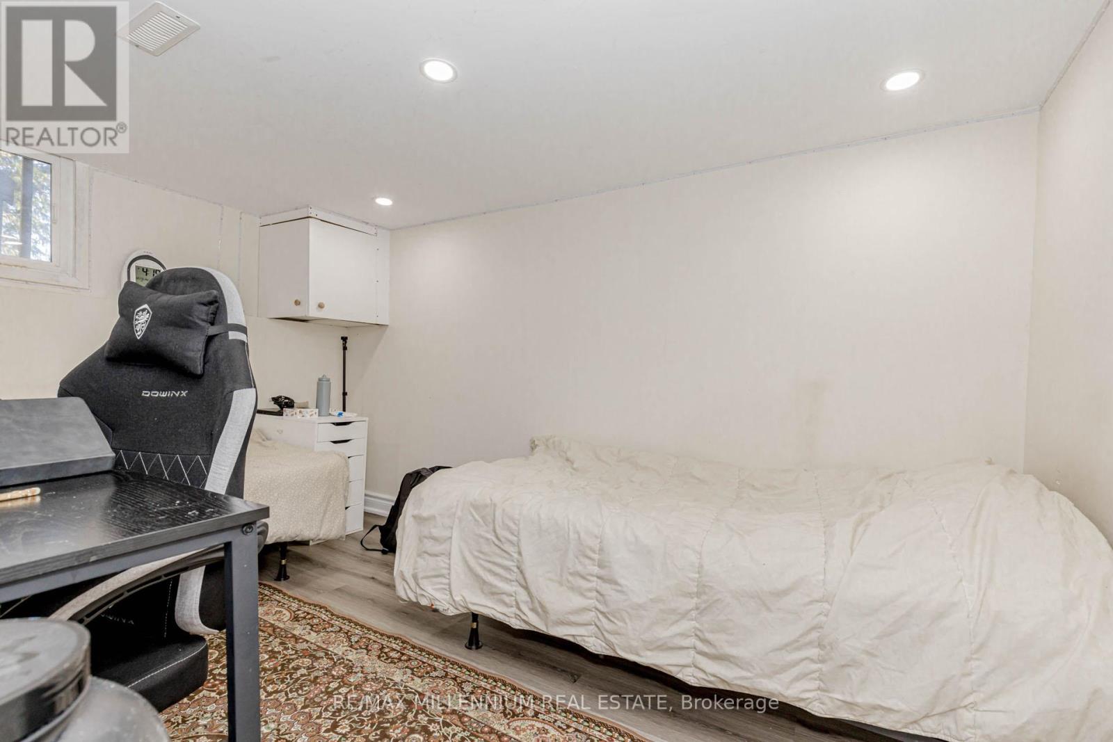 Photo 32 of 28 4605 Donegal Drive, Mississauga ON