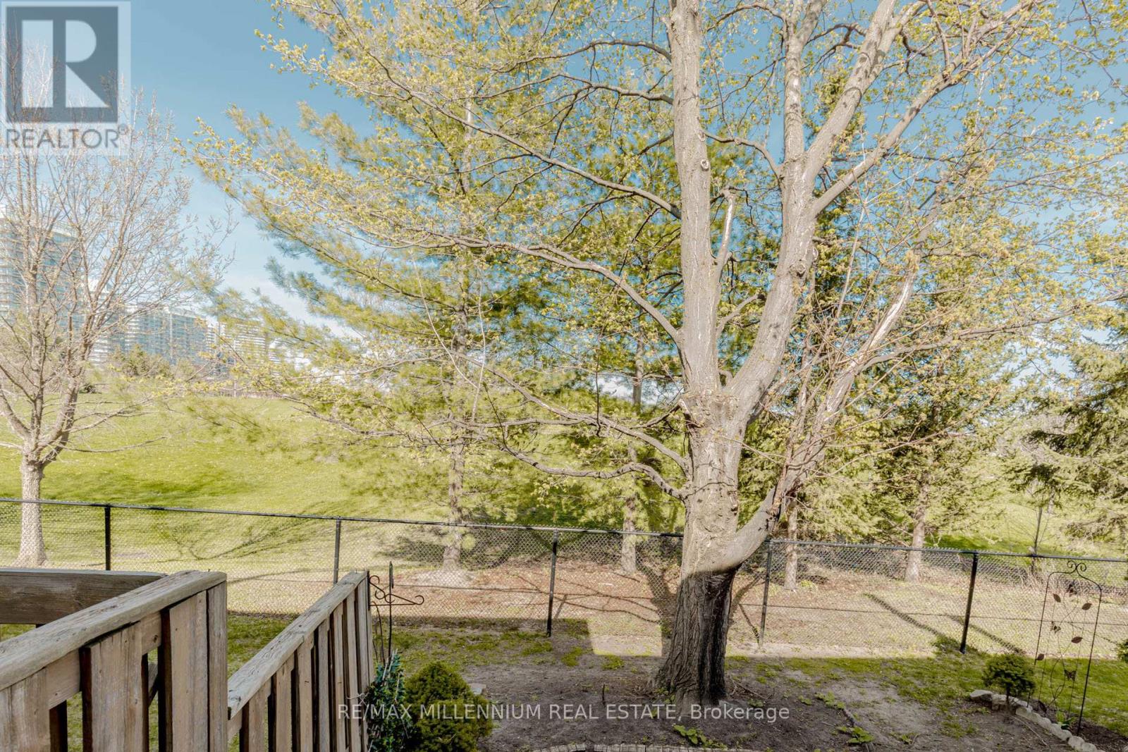 Photo 34 of 28 4605 Donegal Drive, Mississauga ON