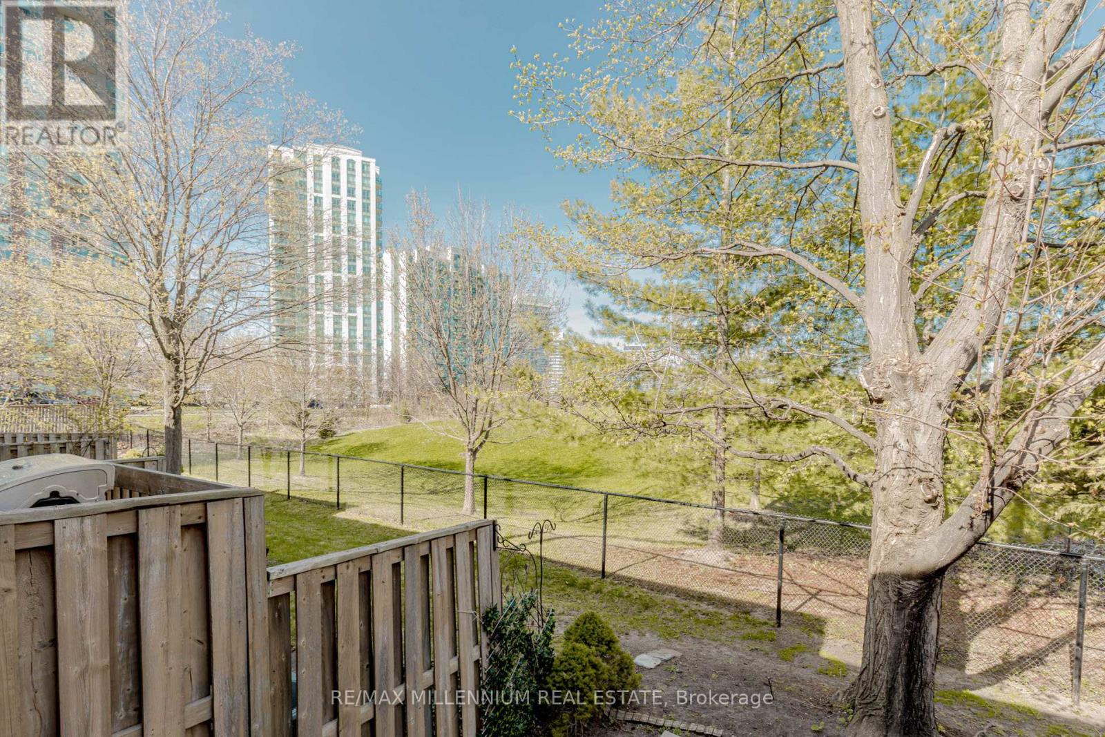 Photo 35 of 28 4605 Donegal Drive, Mississauga ON