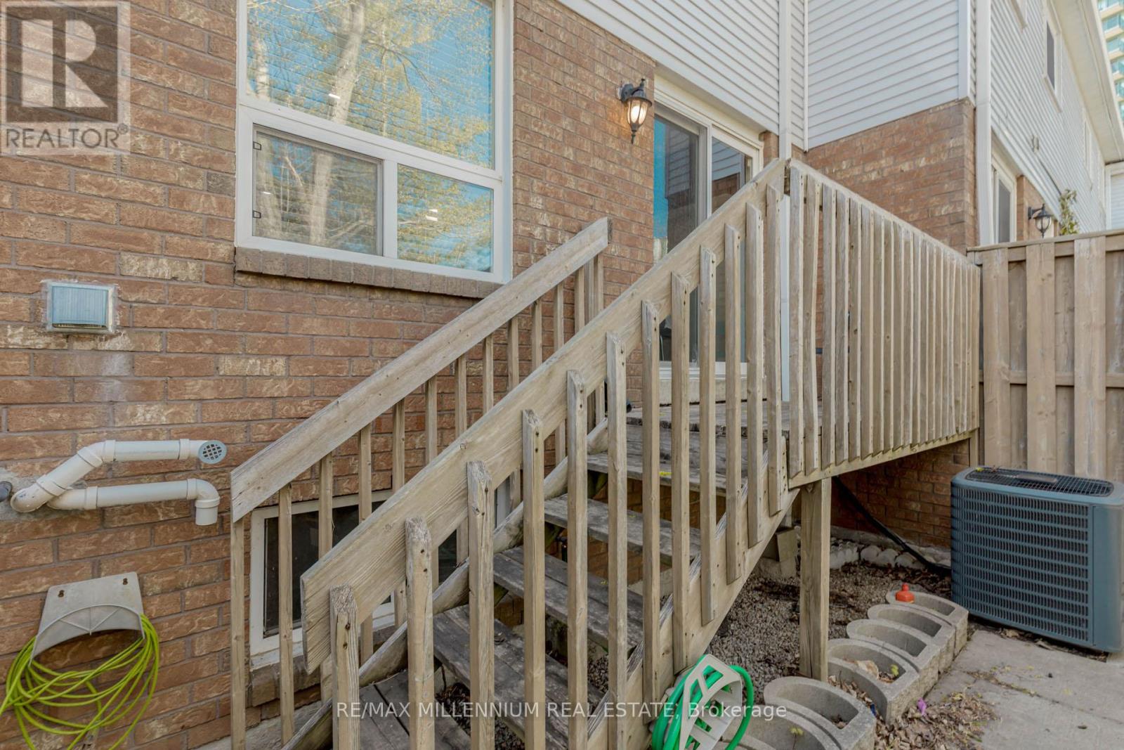 Photo 36 of 28 4605 Donegal Drive, Mississauga ON