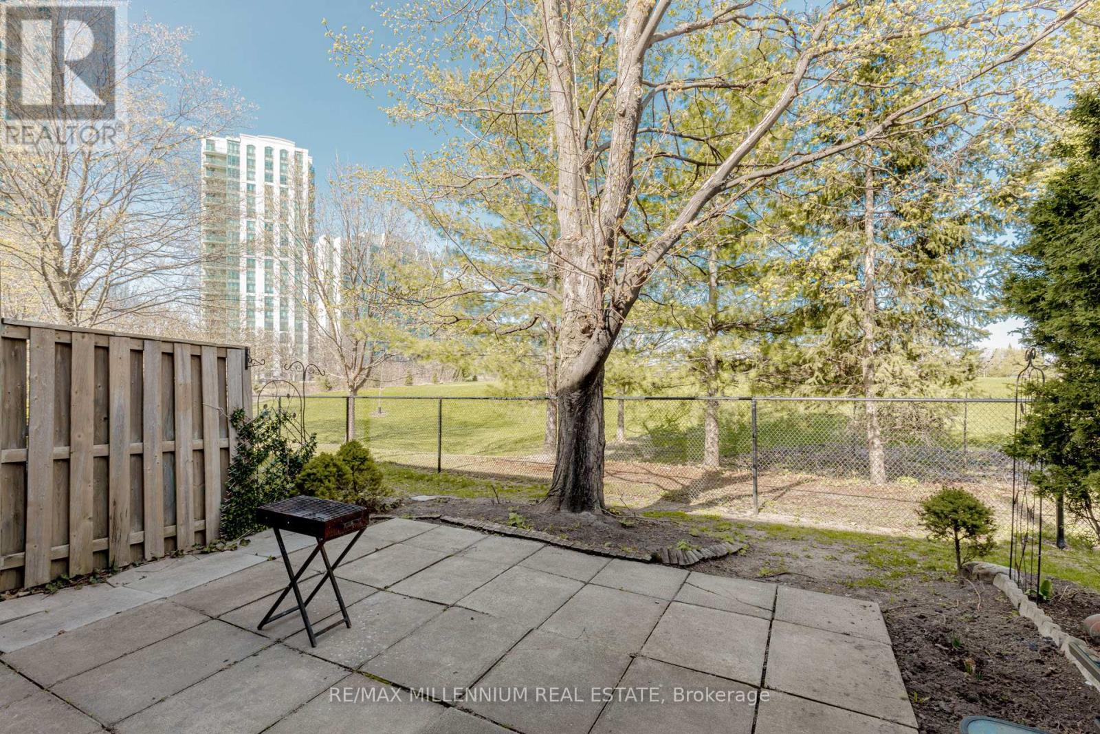 Photo 37 of 28 4605 Donegal Drive, Mississauga ON