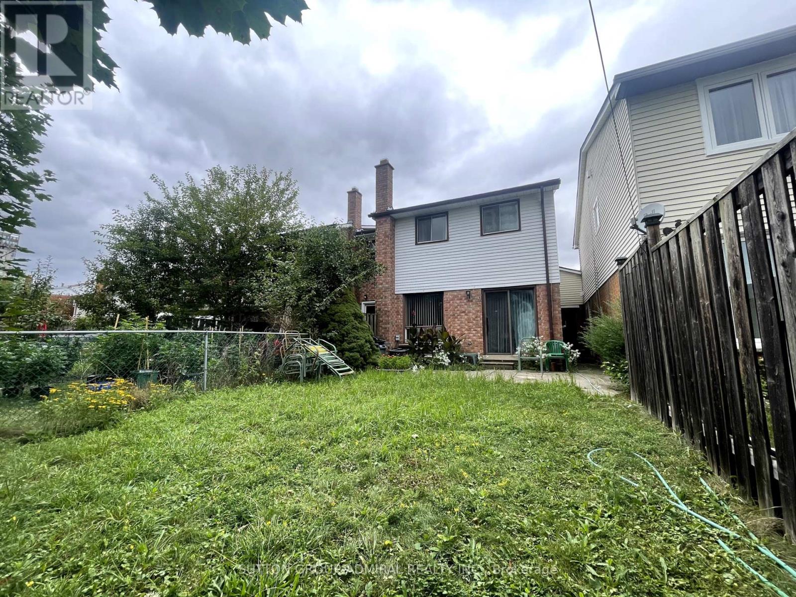 Photo 5 of 3980 Bishopstoke Lane, Mississauga ON