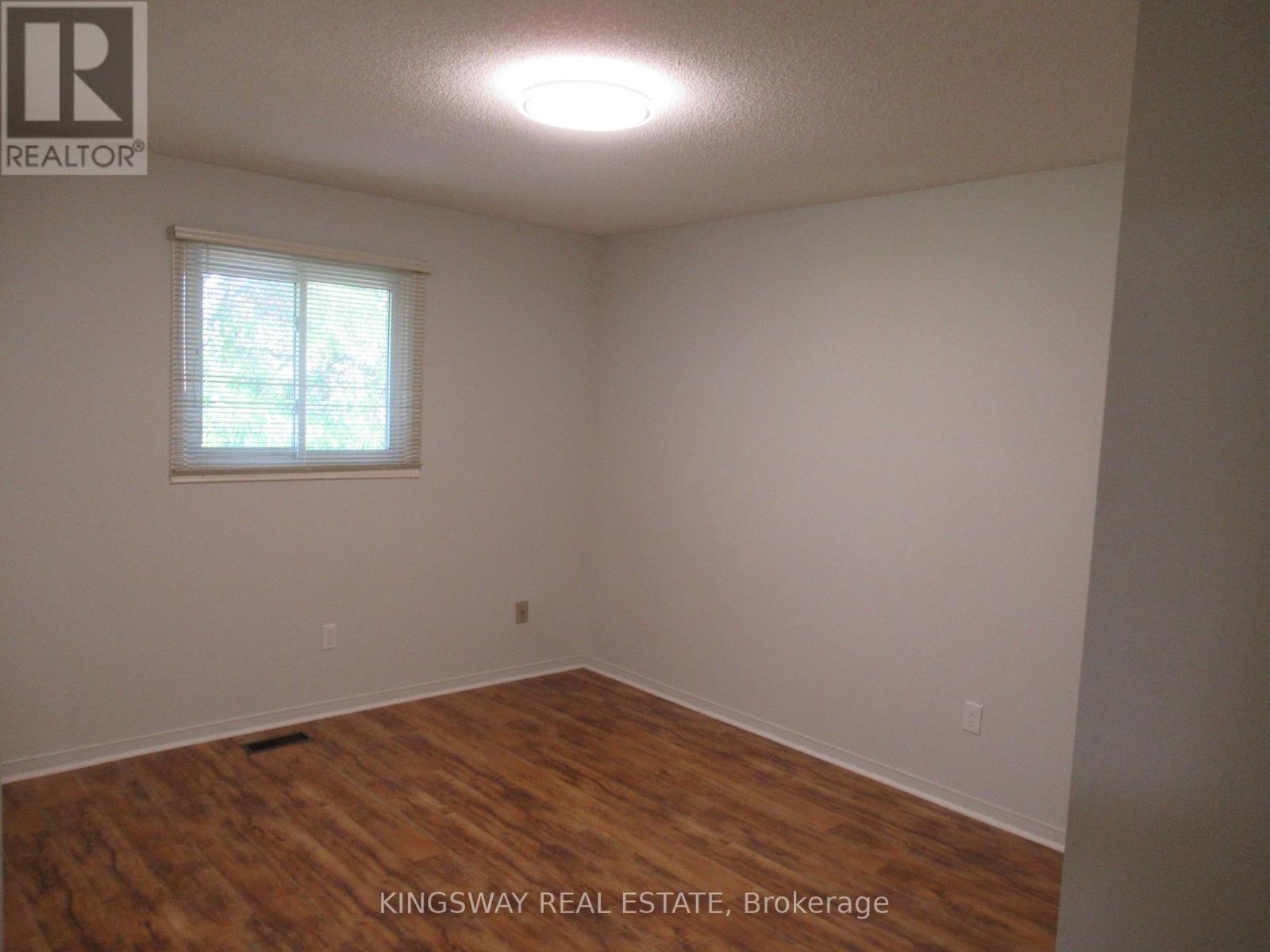 Photo 19 of 6059 Tillsdown Drive, Mississauga ON