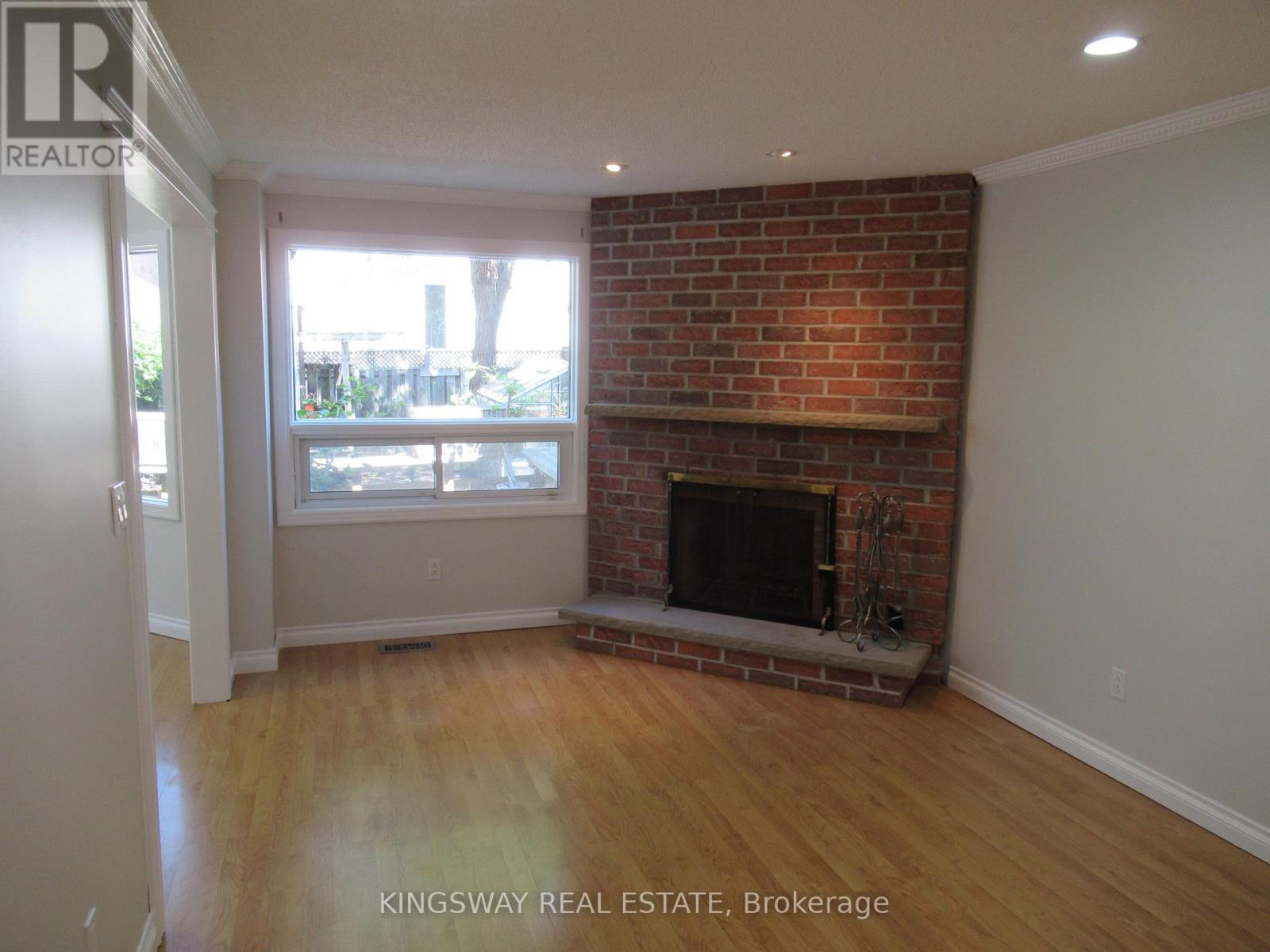 Photo 9 of 6059 Tillsdown Drive, Mississauga ON