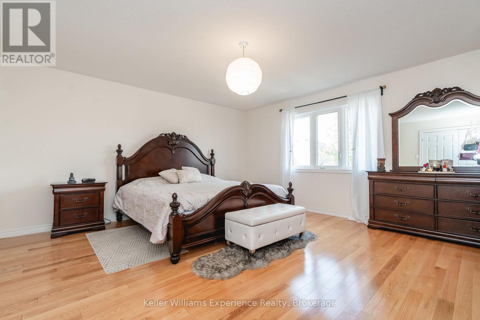 Photo 13 of 26 Homerton Avenue, Richmond Hill ON