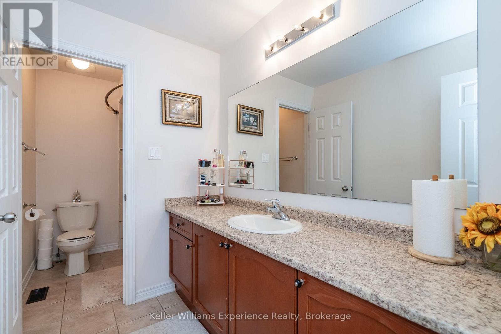 Photo 20 of 26 Homerton Avenue, Richmond Hill ON