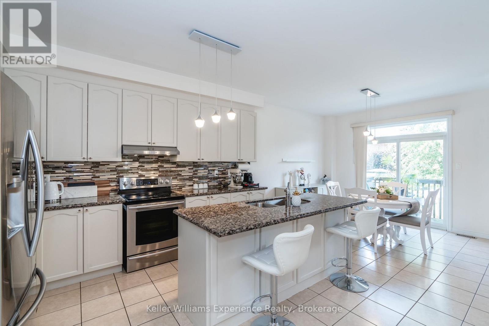 Photo 6 of 26 Homerton Avenue, Richmond Hill ON