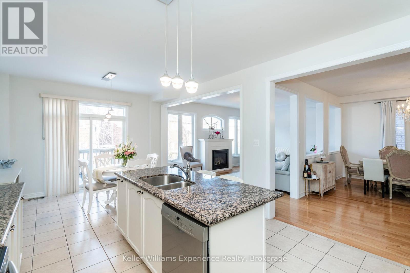 Photo 7 of 26 Homerton Avenue, Richmond Hill ON