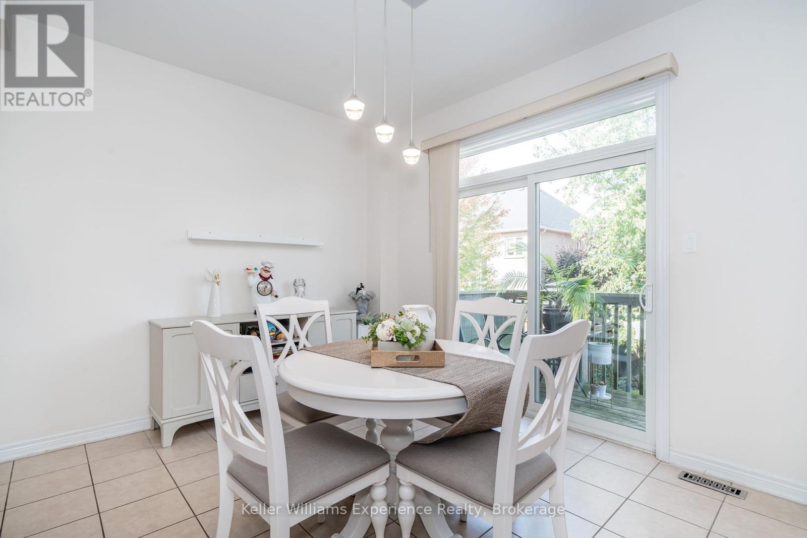 Photo 8 of 26 Homerton Avenue, Richmond Hill ON