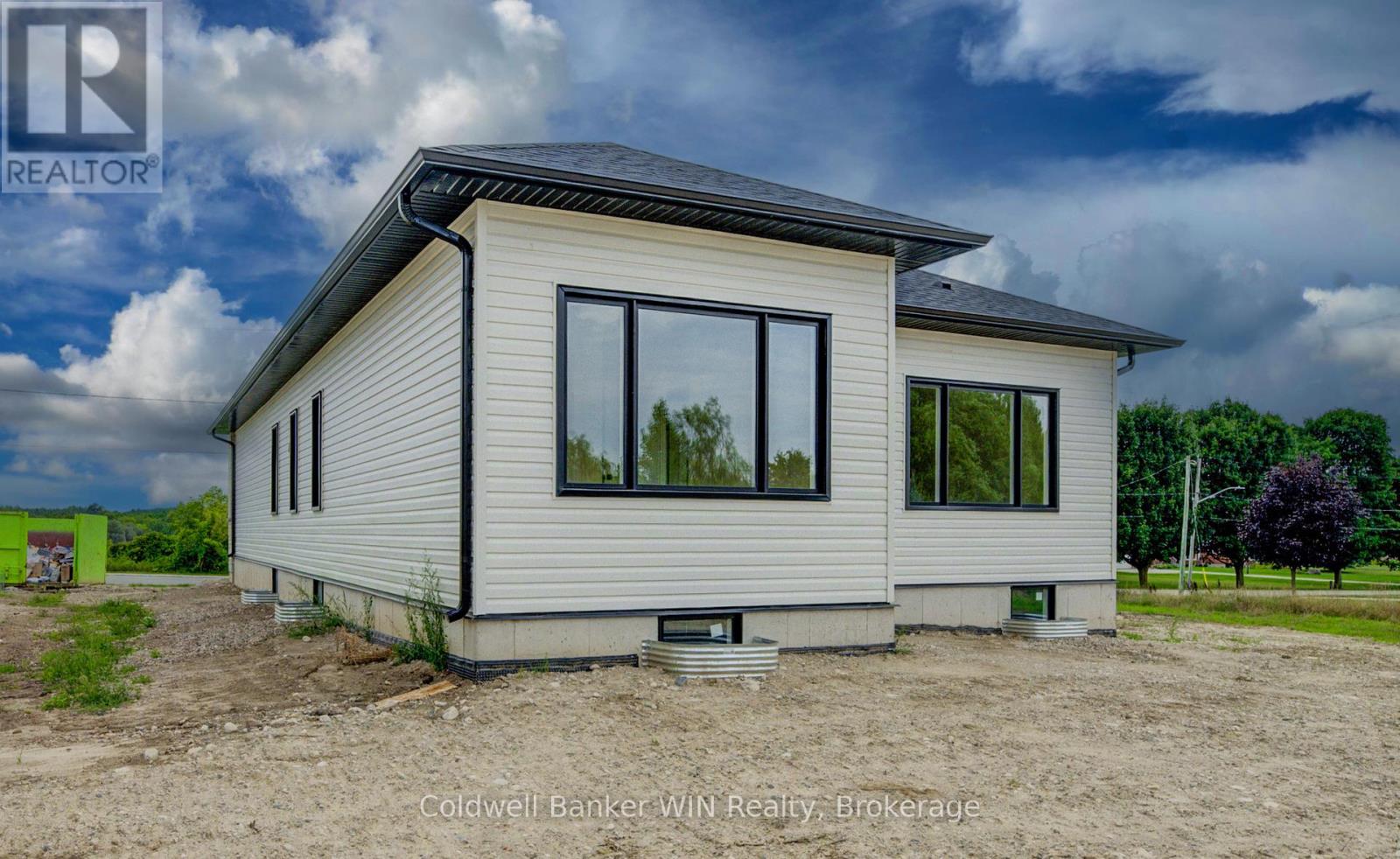 Photo 33 of 647 Martin Street, Wellington North ON