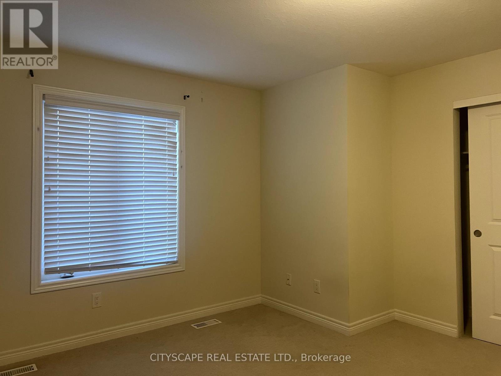 Photo 10 of 87 7768 Ascot Circle, Niagara Falls ON