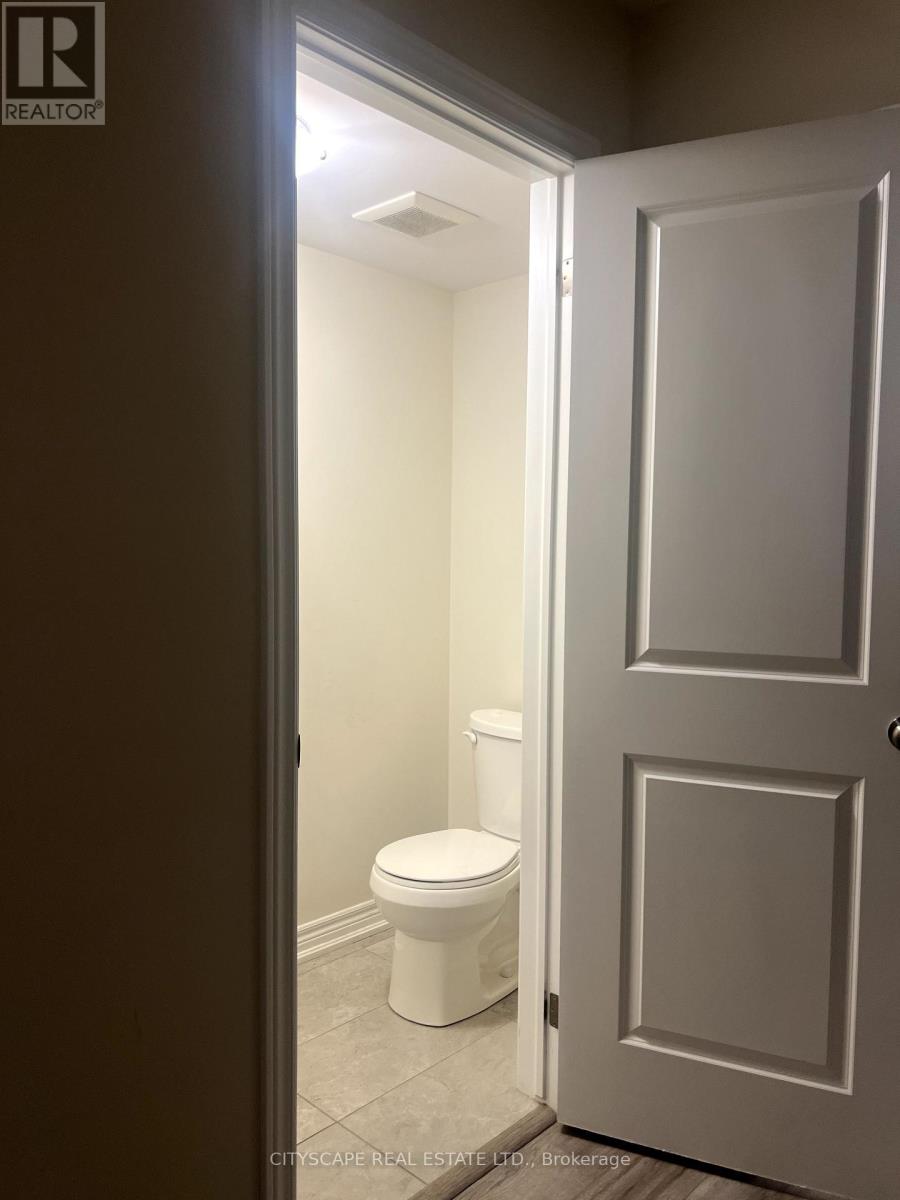 Photo 17 of 87 7768 Ascot Circle, Niagara Falls ON
