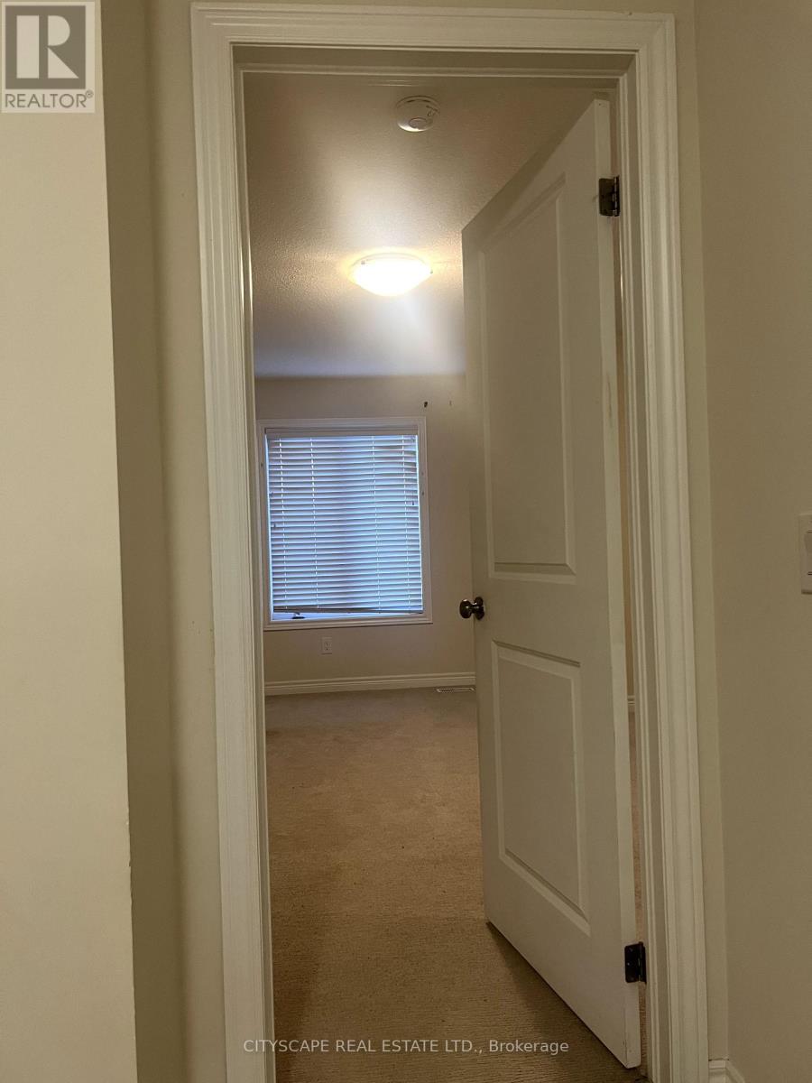 Photo 7 of 87 7768 Ascot Circle, Niagara Falls ON