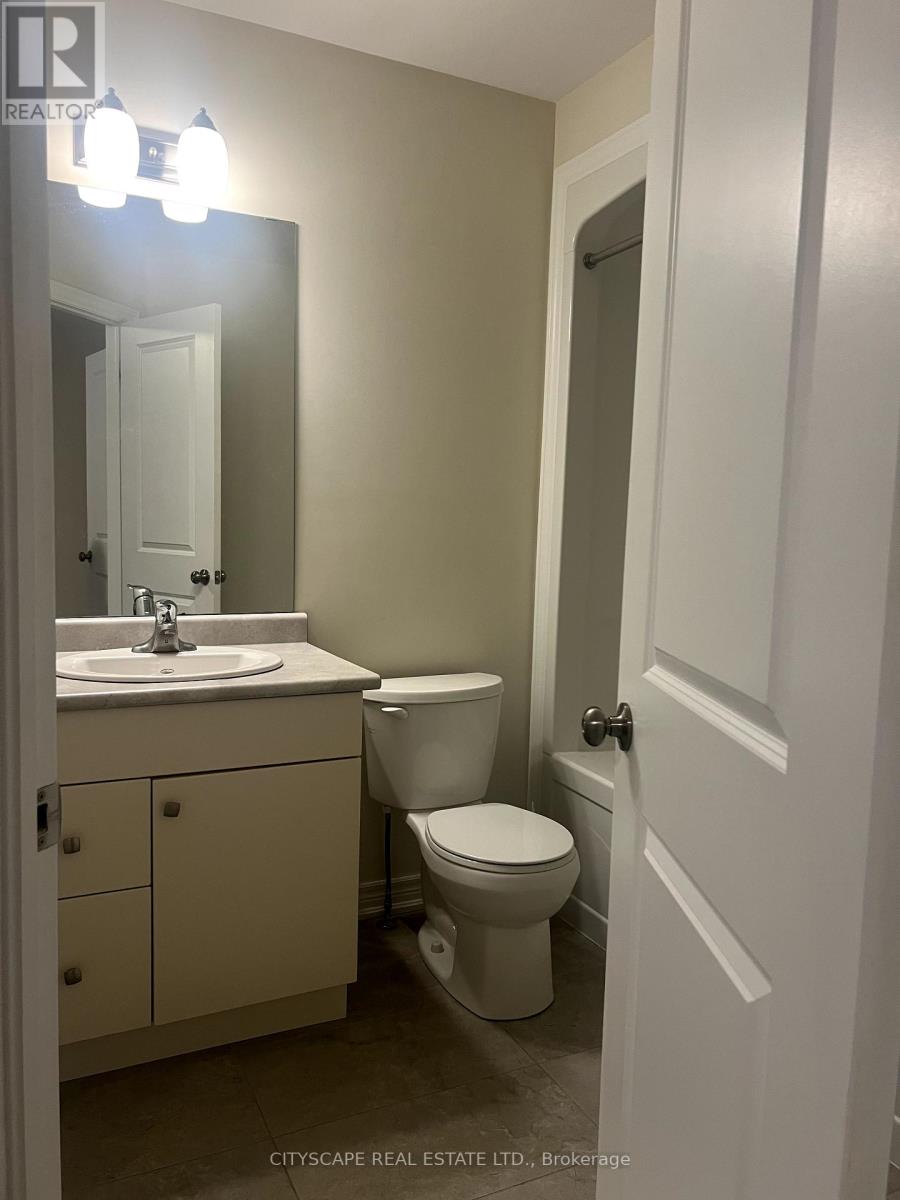 Photo 8 of 87 7768 Ascot Circle, Niagara Falls ON