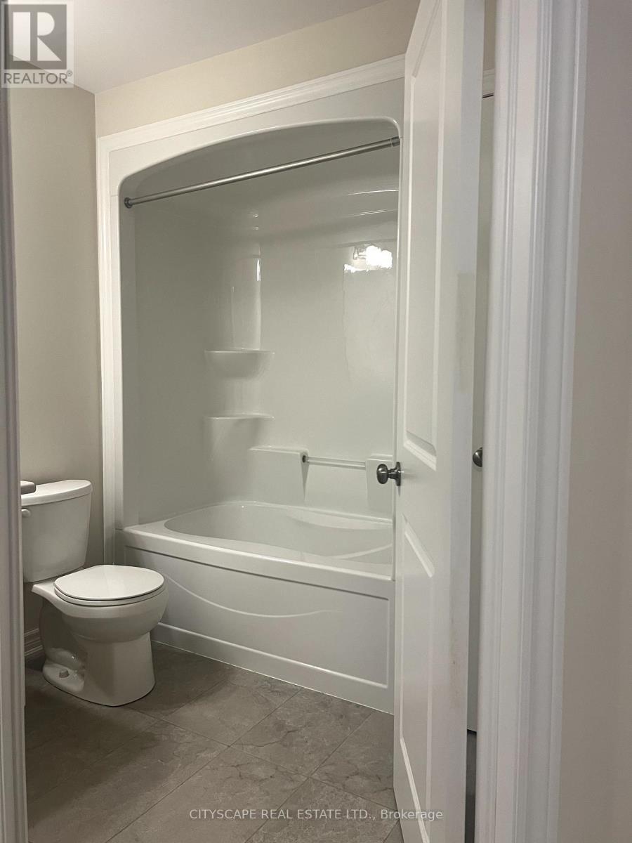 Photo 9 of 87 7768 Ascot Circle, Niagara Falls ON