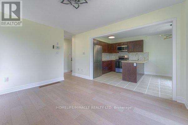Photo 13 of 70 Gillespie Drive, Brantford ON