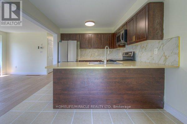 Photo 20 of 70 Gillespie Drive, Brantford ON