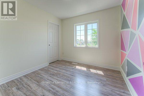 Photo 25 of 70 Gillespie Drive, Brantford ON