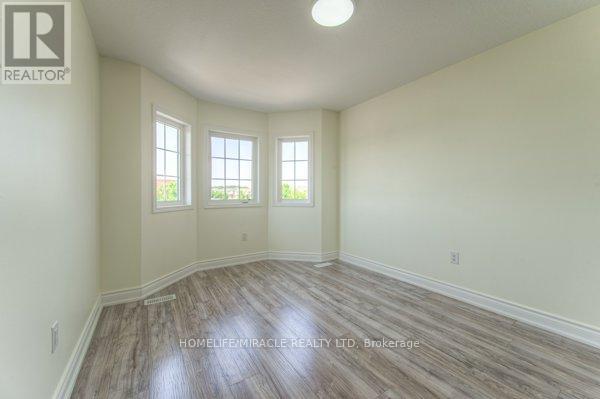 Photo 27 of 70 Gillespie Drive, Brantford ON