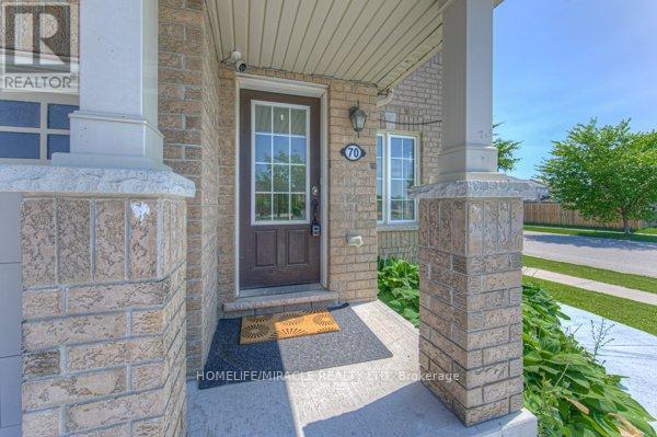 Photo 4 of 70 Gillespie Drive, Brantford ON