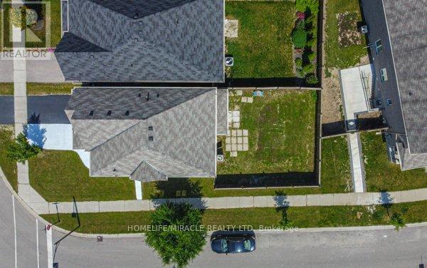 Photo 40 of 70 Gillespie Drive, Brantford ON