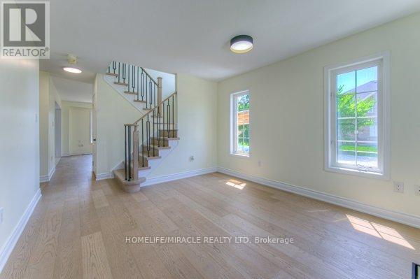Photo 7 of 70 Gillespie Drive, Brantford ON