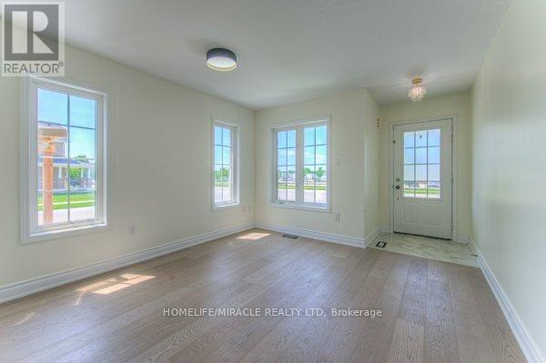 Photo 8 of 70 Gillespie Drive, Brantford ON
