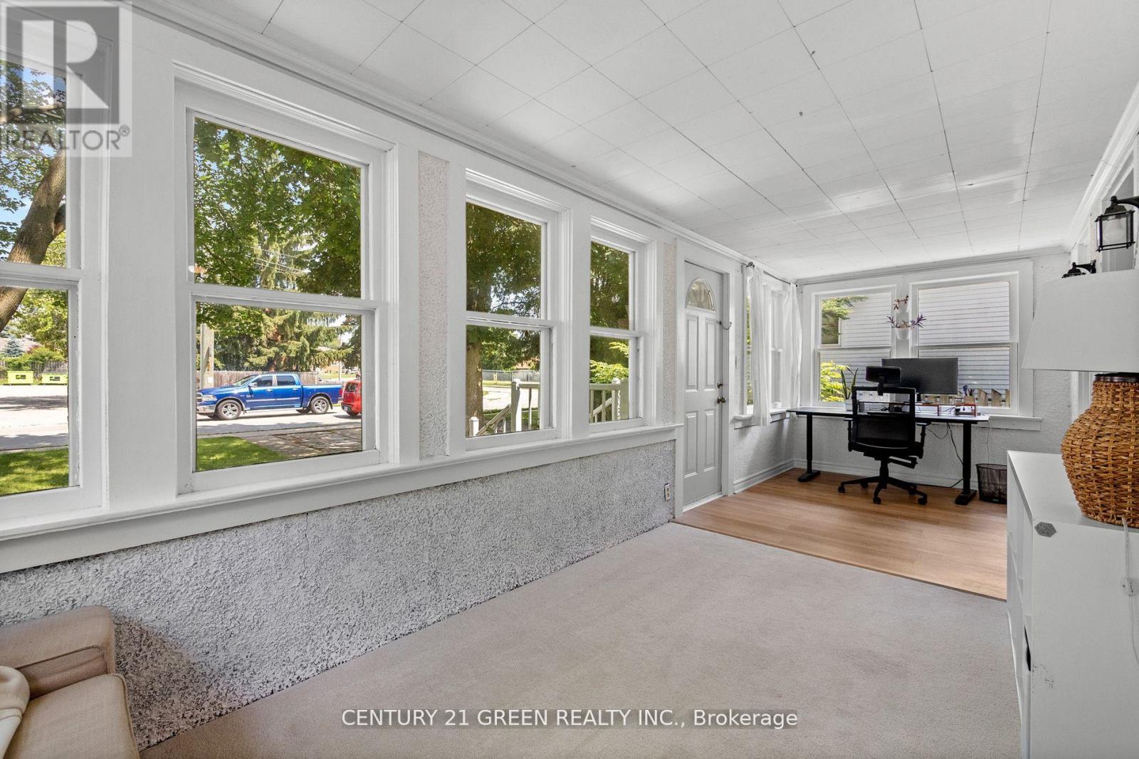 Photo 13 of 50 Elgin Street S, Cambridge ON