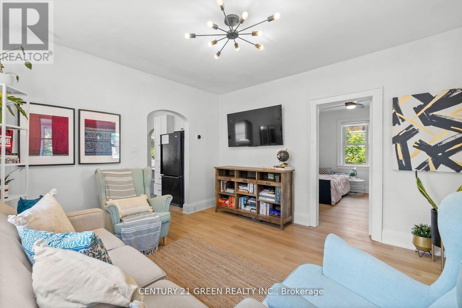 Photo 16 of 50 Elgin Street S, Cambridge ON