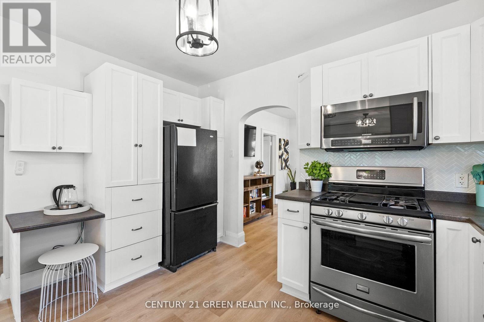 Photo 22 of 50 Elgin Street S, Cambridge ON