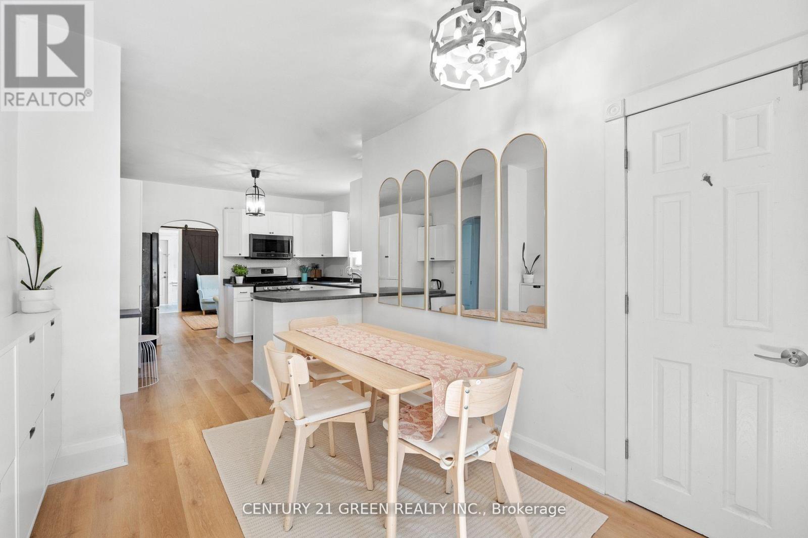 Photo 24 of 50 Elgin Street S, Cambridge ON