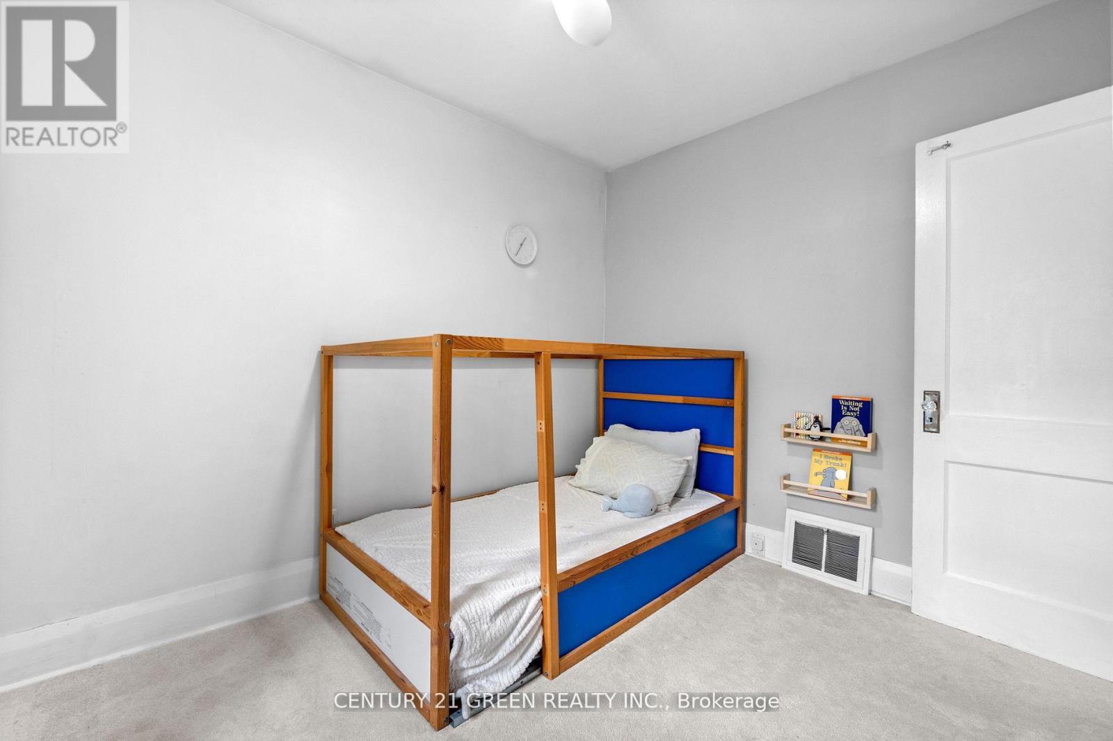 Photo 26 of 50 Elgin Street S, Cambridge ON