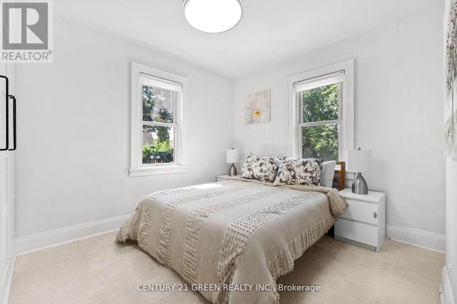 Photo 27 of 50 Elgin Street S, Cambridge ON