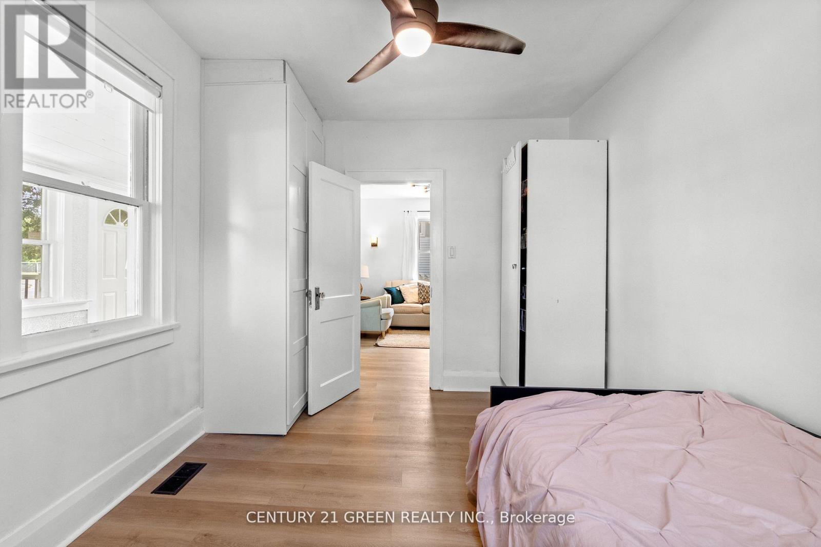 Photo 31 of 50 Elgin Street S, Cambridge ON