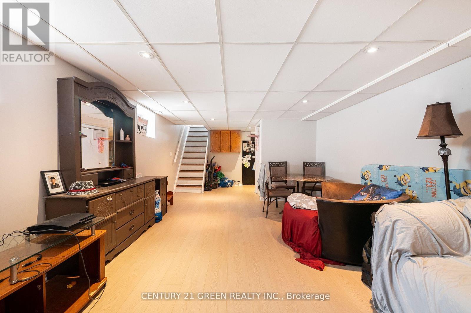 Photo 34 of 50 Elgin Street S, Cambridge ON