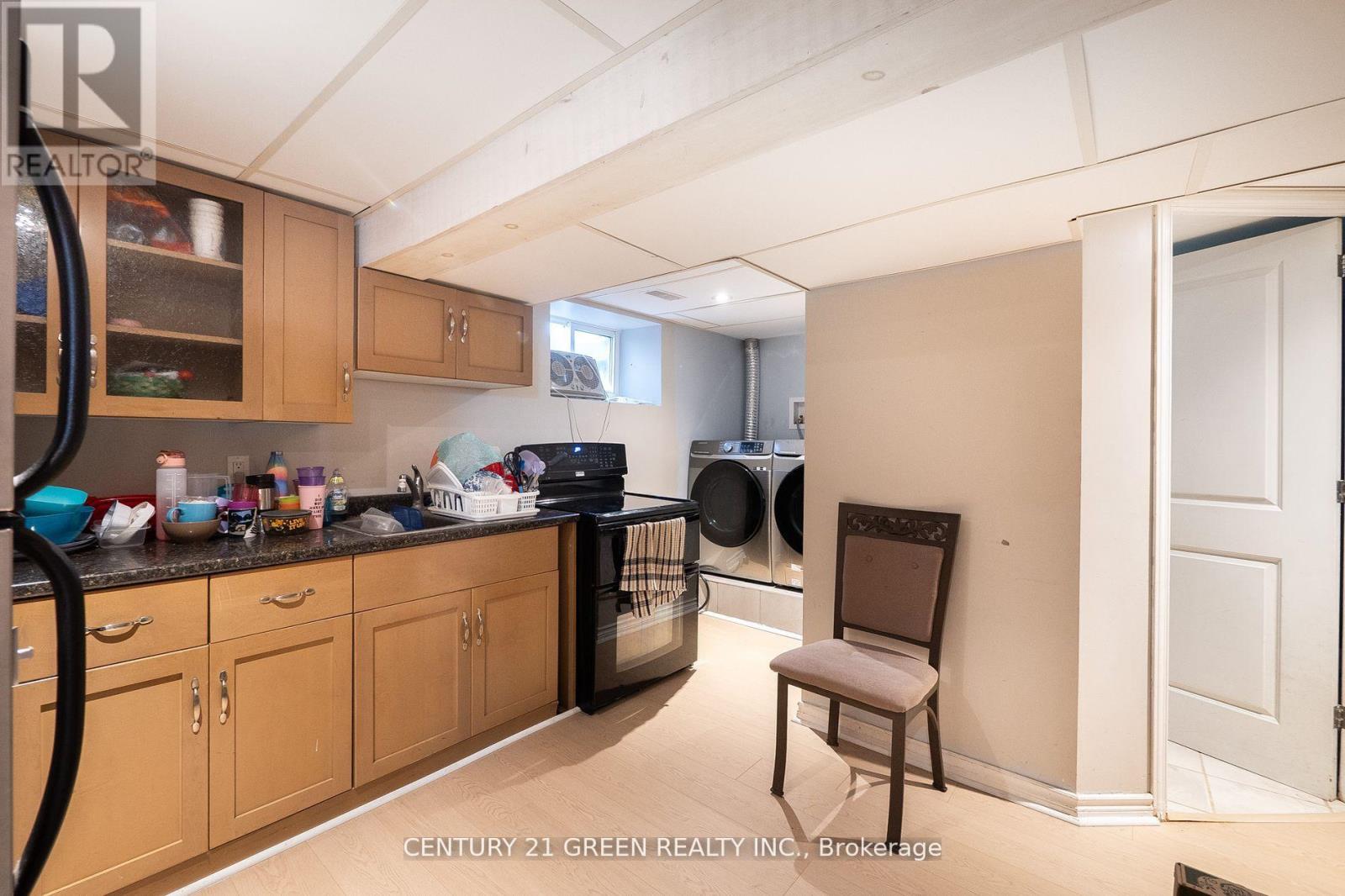 Photo 35 of 50 Elgin Street S, Cambridge ON