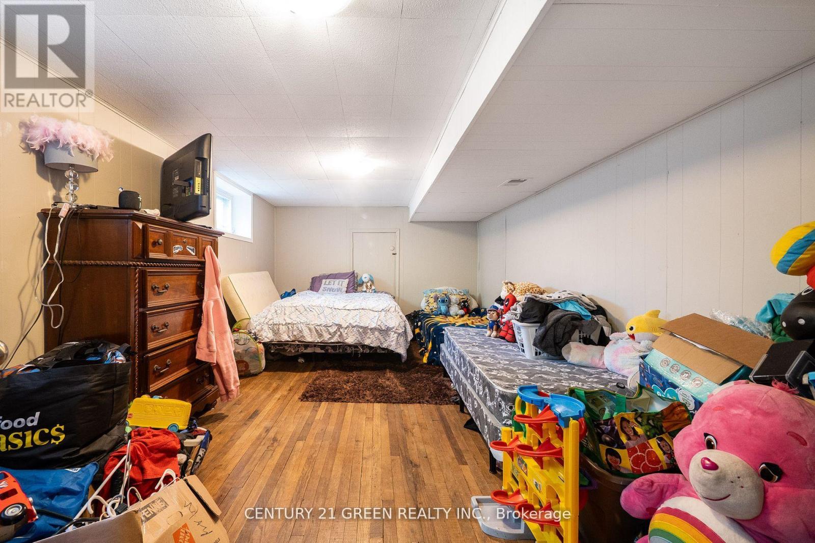 Photo 38 of 50 Elgin Street S, Cambridge ON