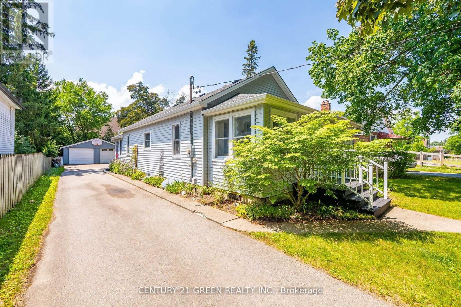 Photo 5 of 50 Elgin Street S, Cambridge ON