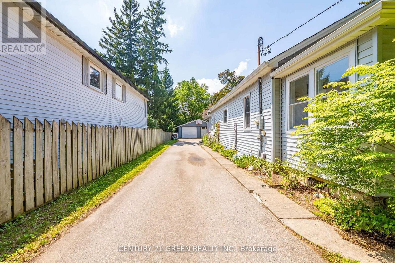 Photo 6 of 50 Elgin Street S, Cambridge ON